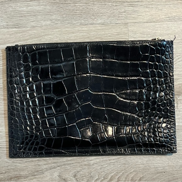 Givenchy embossed leather pouch - Picture 4 of 6